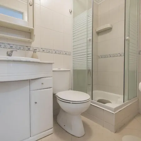 Universal Apartment